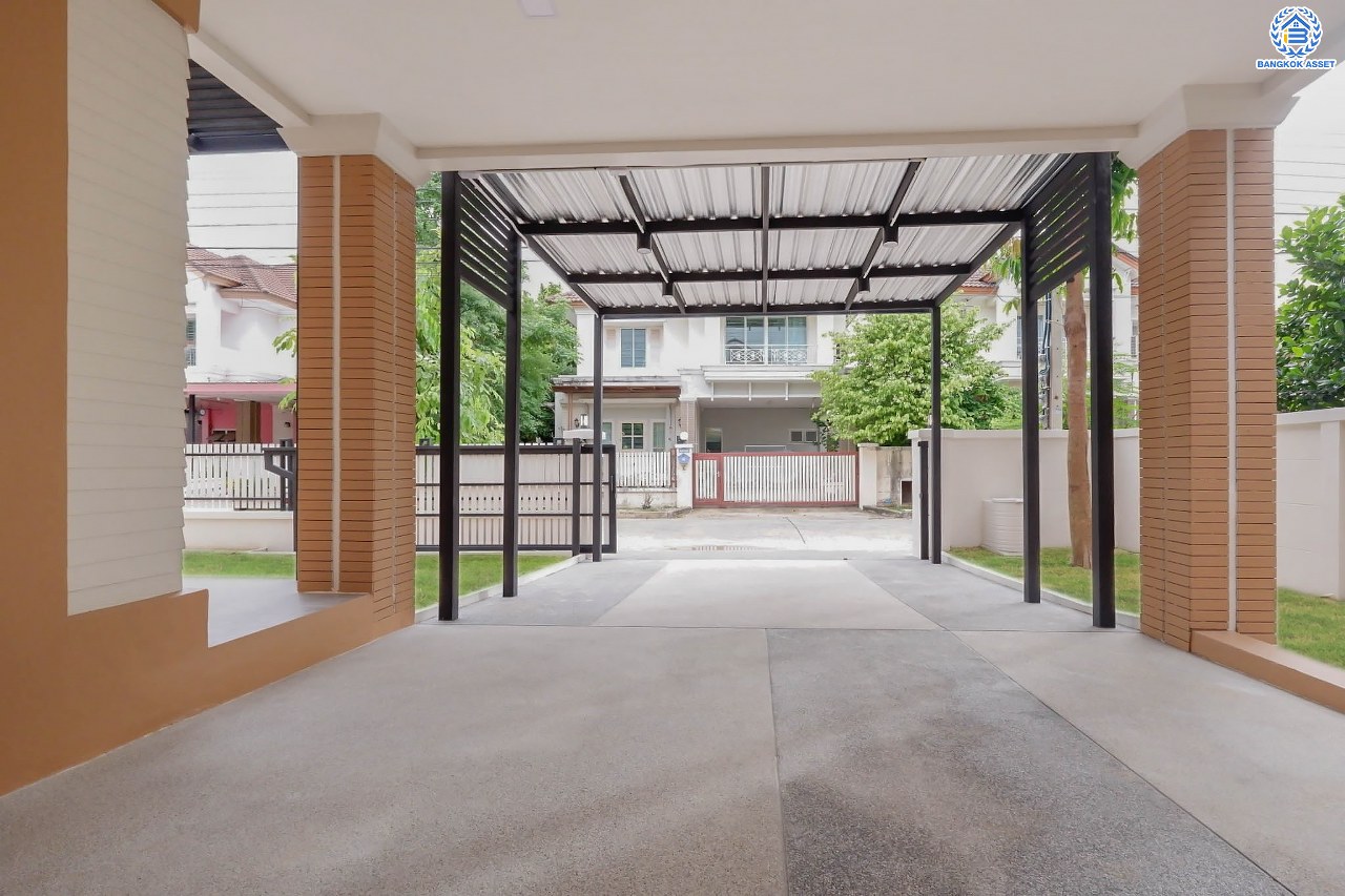 บ้านมือสองตกแต่งใหม่ โครงการ ธารา ราชพฤกษ์-ปิ่นเกล้า บ้านสวย พร้อมอยู่ เนื้อที่ 61.4 ตร.ว. ฟังก์ชัน 3 ห้องนอน 3 ห้องน้ำ จอดรถได้ 2 คัน บนทำเลเชื่อมต่อถนนกาญจนาภิเษก ใกล้รถไฟฟ้าสายสีแดง "สถานีตลิ่งชัน" และจุดขึ้นทางด่วน "ศรีรัช" รายล้อมด้วยสิ่งอำนวยความสะดวกครบครัน